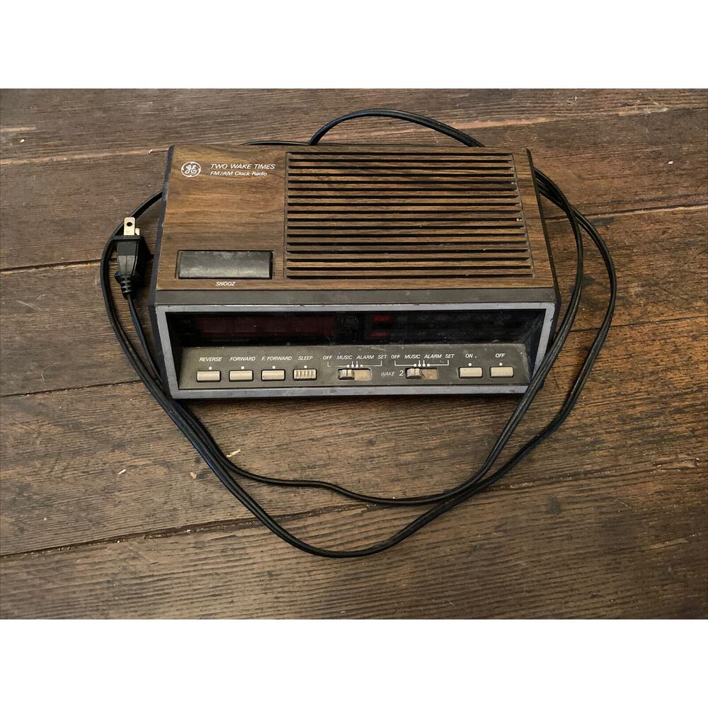 GE Alarm Clock FM/AM Radio Model 7-4616B Two Wake Times Snooze Button - TESTED!